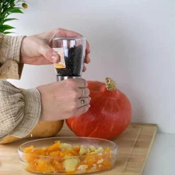Aromandise Épicerie Gourmande | - Moulin à épices, entonnoir et poivre noir bio