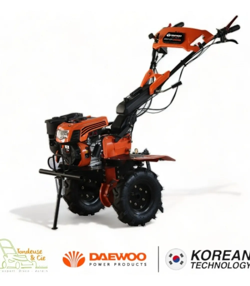 Daewoo - Motoculteur thermique à traction 212cm3, largeur de travail jusqu'à 130cm, 2 vitesses av/1 ar, guidon ajustable - New