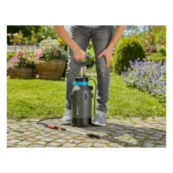 Gardena Traitement Et Pulvérisation | - Pulvérisateur à pression sur batterie easypump 5l