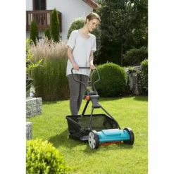 Gardena Tondeuses | - Tondeuse a gazon hélicoidale 330 classic - - coupe sans friction - guidon ergonomique - surface tonte max 150m²
