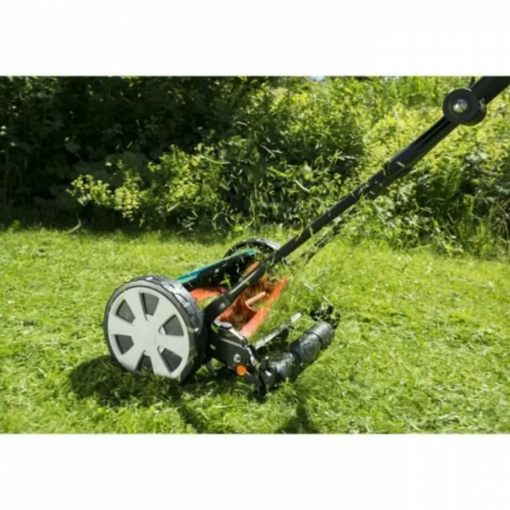 Gardena Tondeuses | - Tondeuse a gazon hélicoidale 330 classic - - coupe sans friction - guidon ergonomique - surface tonte max 150m²
