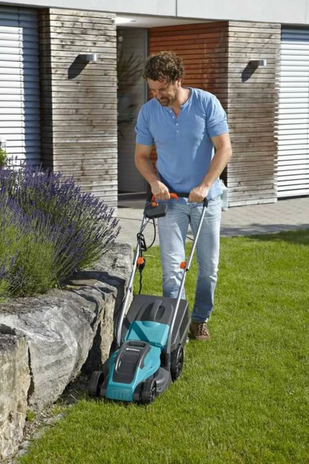 Gardena - Tondeuse électrique powermax 1100/32 - coupe 32 cm - bac 30 l. - jusqu'à 300 m² Sale